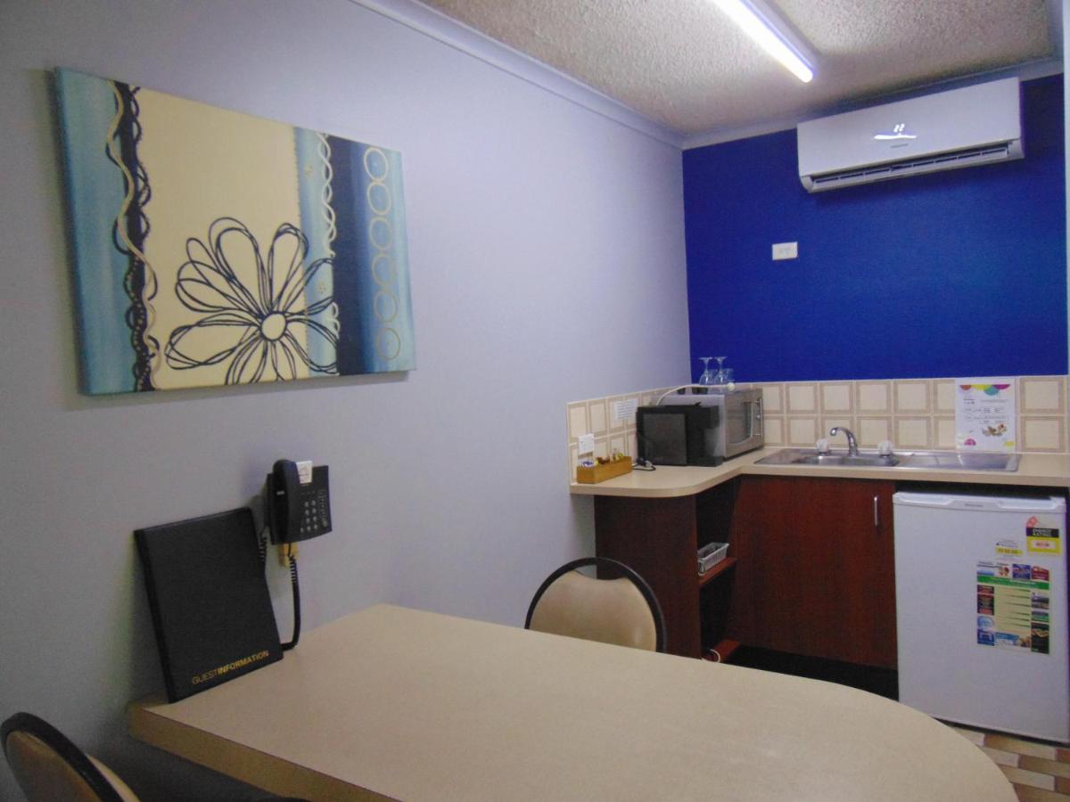Rockhampton Court Motor Inn Екстериор снимка