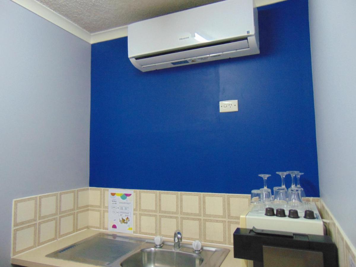 Rockhampton Court Motor Inn Екстериор снимка