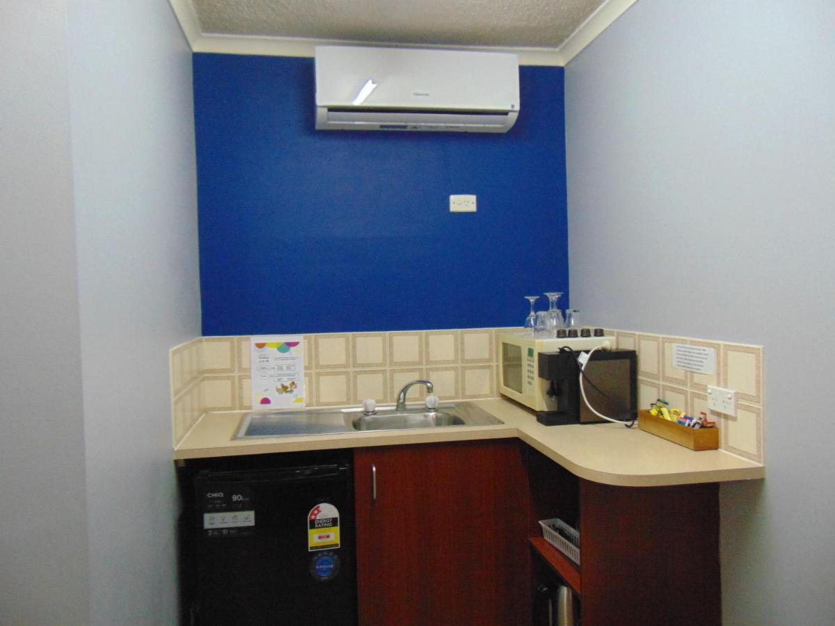 Rockhampton Court Motor Inn Екстериор снимка