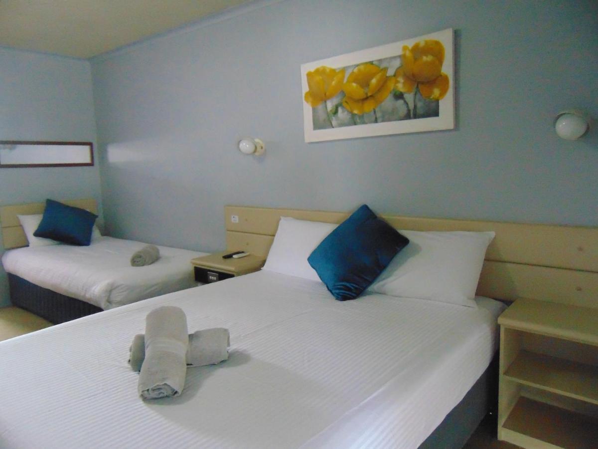Rockhampton Court Motor Inn Екстериор снимка