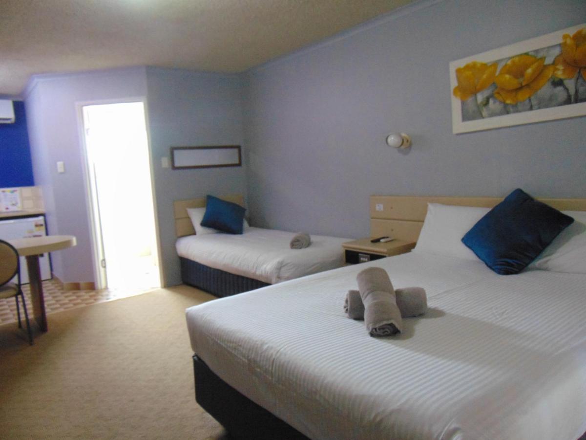 Rockhampton Court Motor Inn Екстериор снимка
