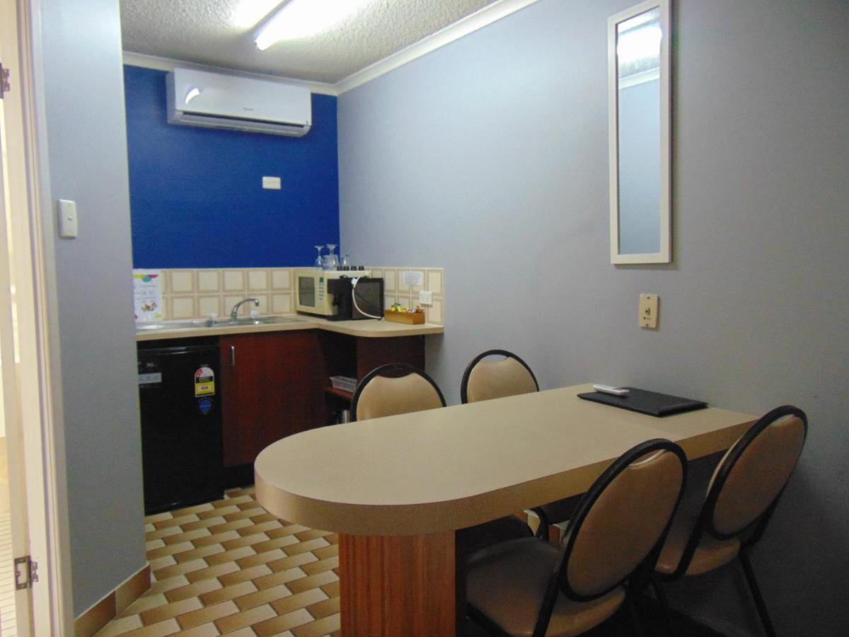 Rockhampton Court Motor Inn Екстериор снимка