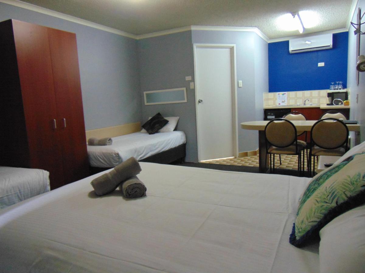 Rockhampton Court Motor Inn Екстериор снимка