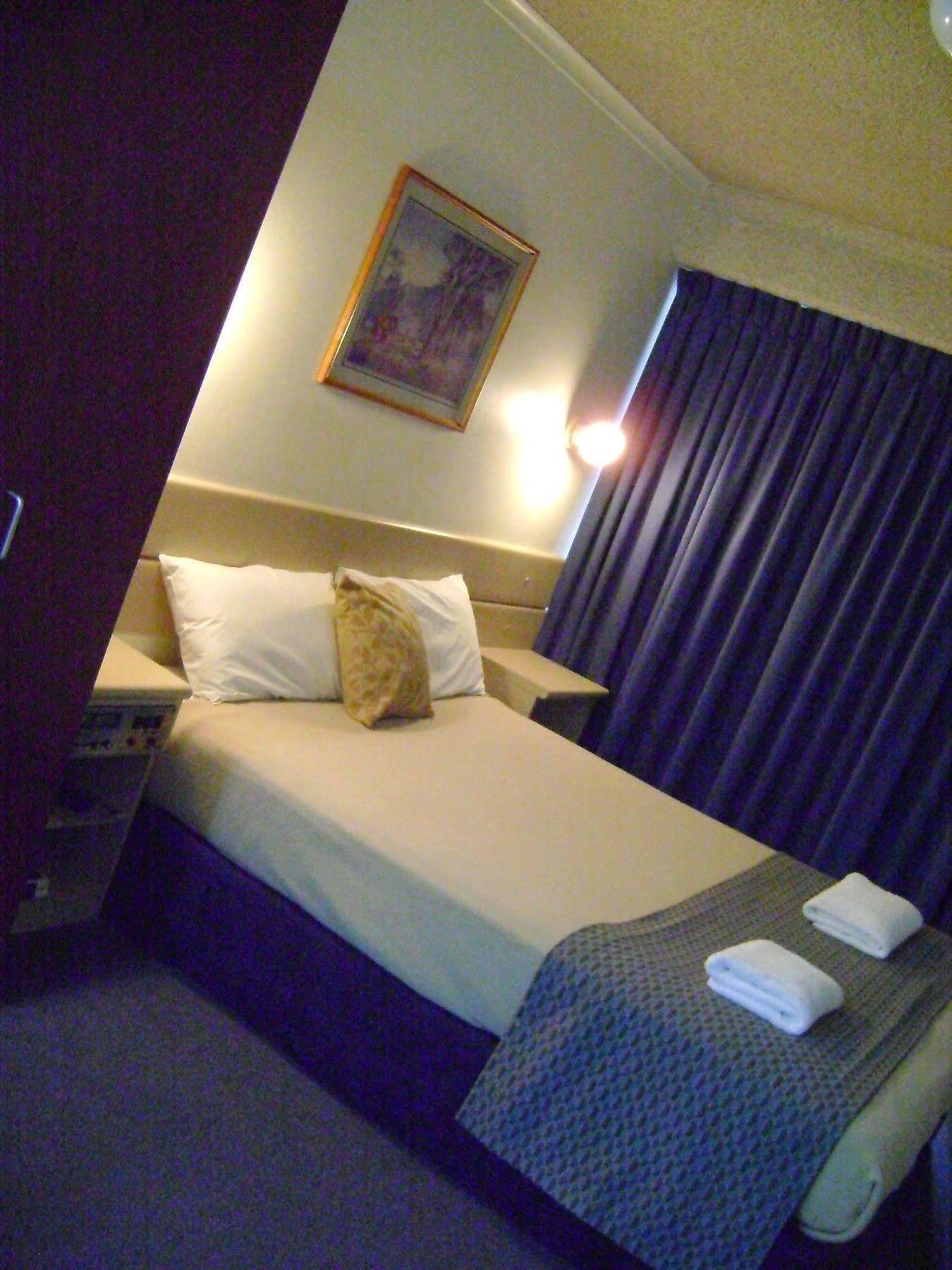 Rockhampton Court Motor Inn Екстериор снимка